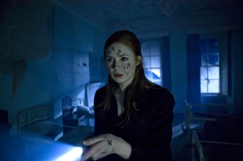 Les chroniques du Docteur- Ze return back (Doctor Who inside) - Page 2 Amy-pond-day-of-the-moon-dr-who